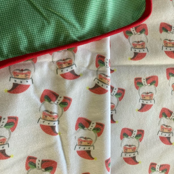 The Bubble Bee Santa Throw - Picture 3 of 4